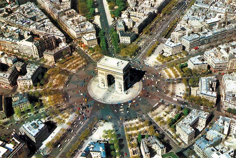 На заметку путникам: 10 вещей, которые можно сделать в Париже бесплатно